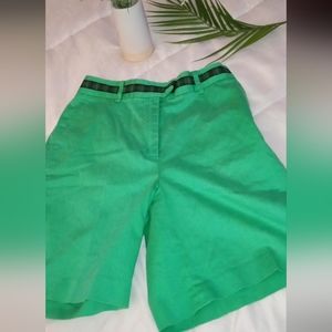 Lilly Pulitzer shorts size 4.  Reposhing cause a bit too small for me